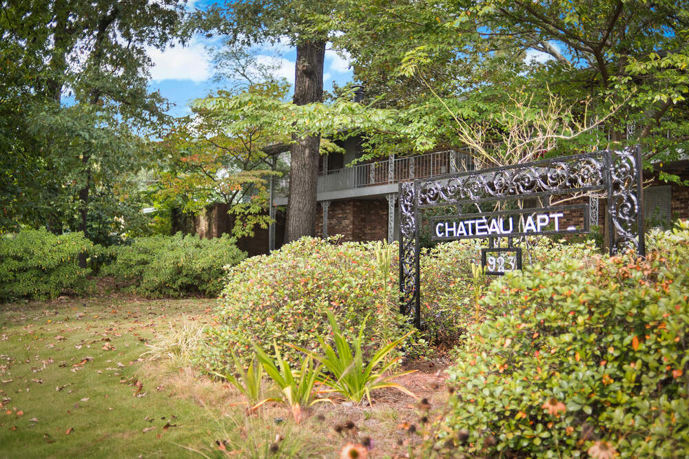 Chateau Apartments Sign View